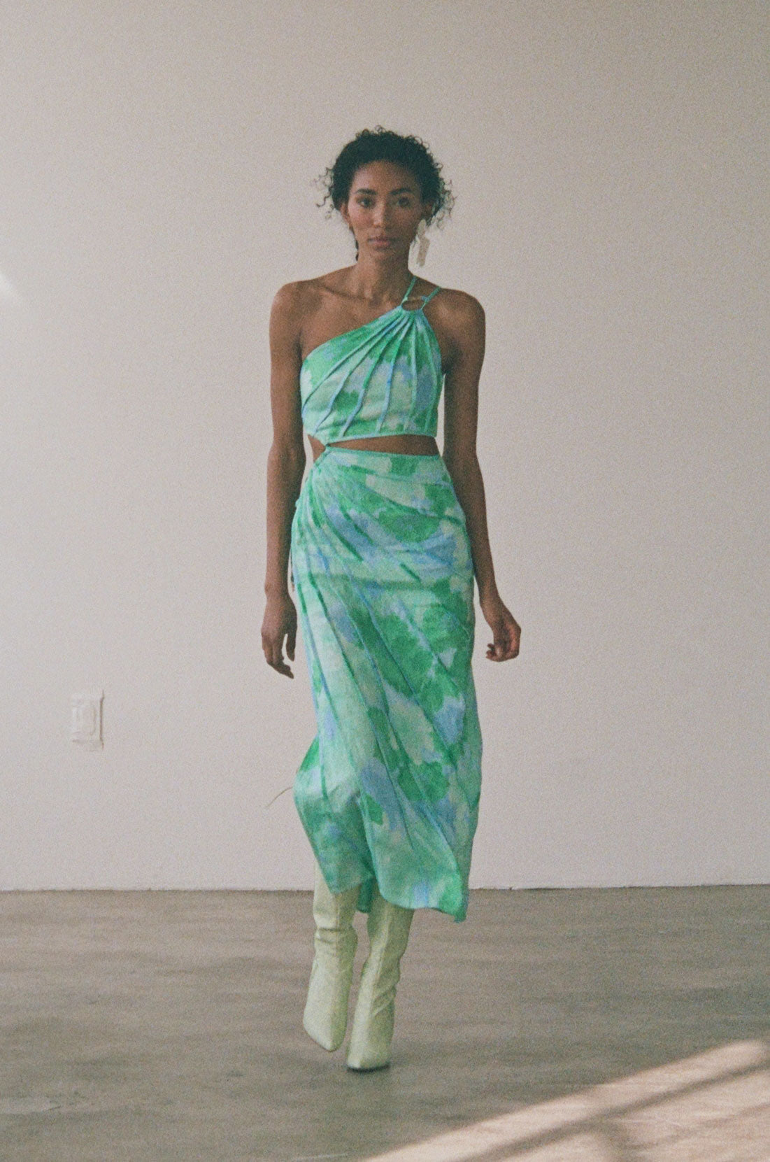 SAMPLE-Jaliyah Dress - Blue Gerbera