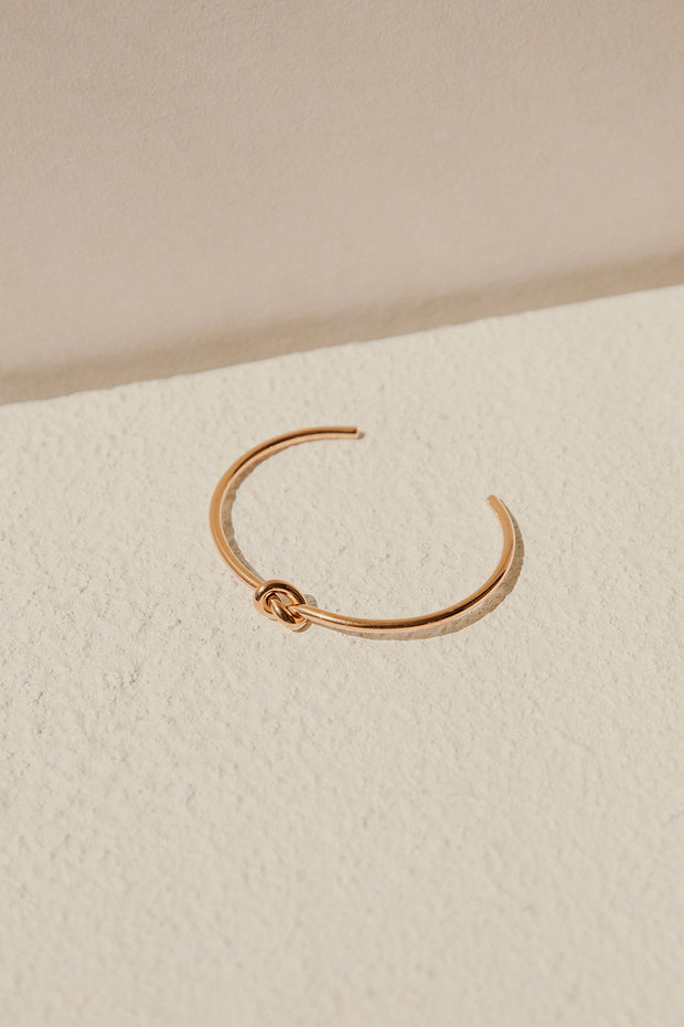 Nia Knot Bangle - Gold