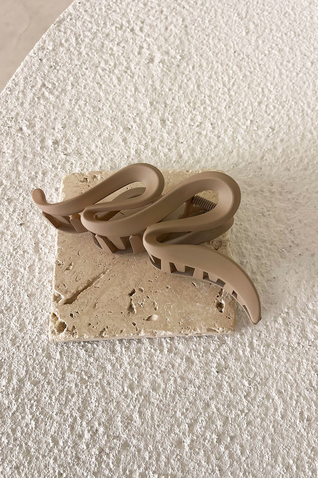 Circa Wavy Clip - Taupe