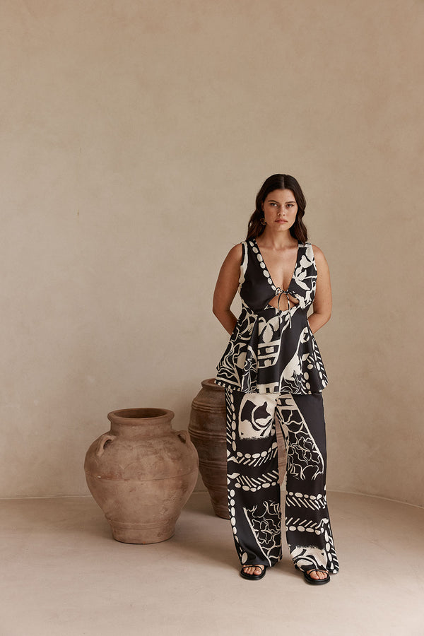 Zelina Top - Botanic Vase