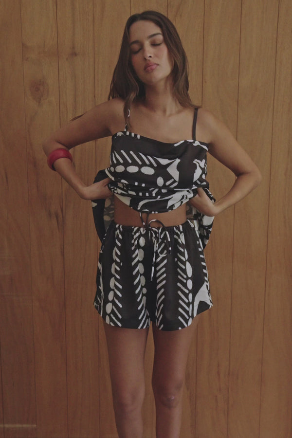 Orielle Shorts - Botanic Vase