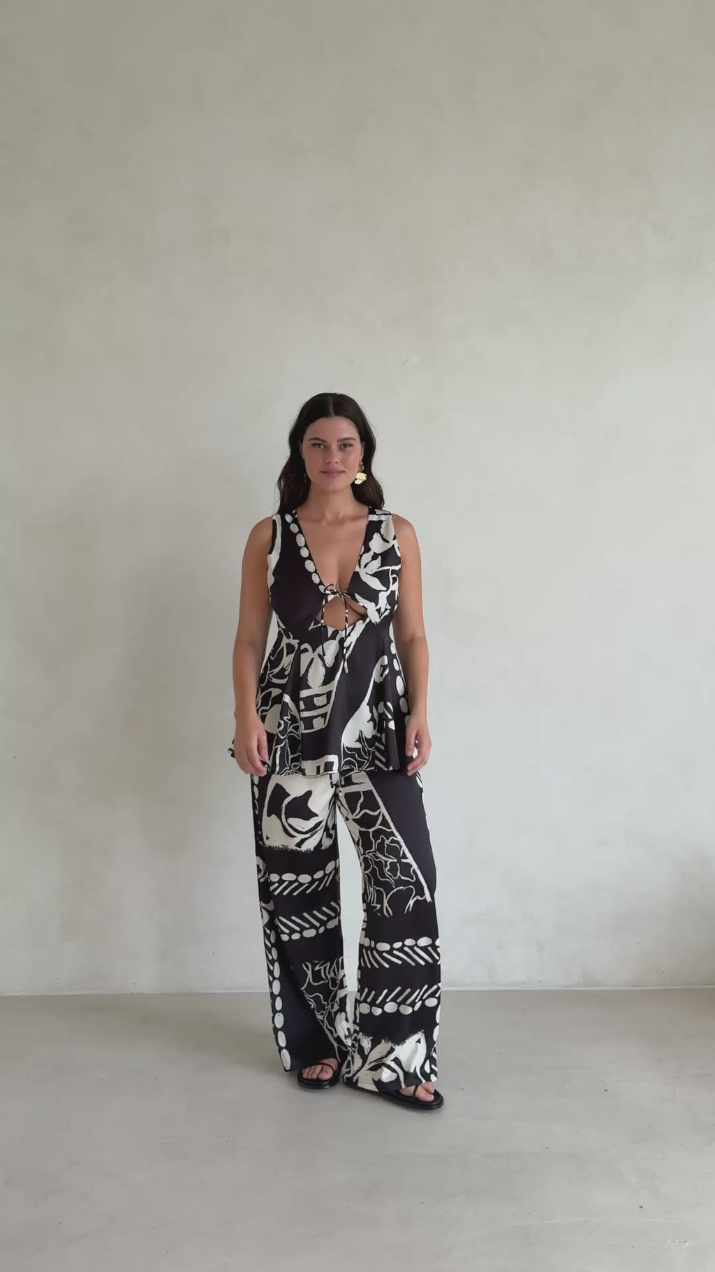 Zelina Top - Botanic Vase