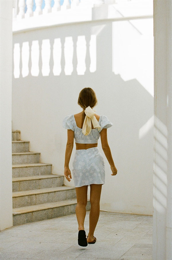 SAMPLE-Eve Puff Top